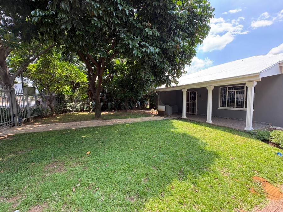 6 Bedroom Property for Sale in Bodorp North West